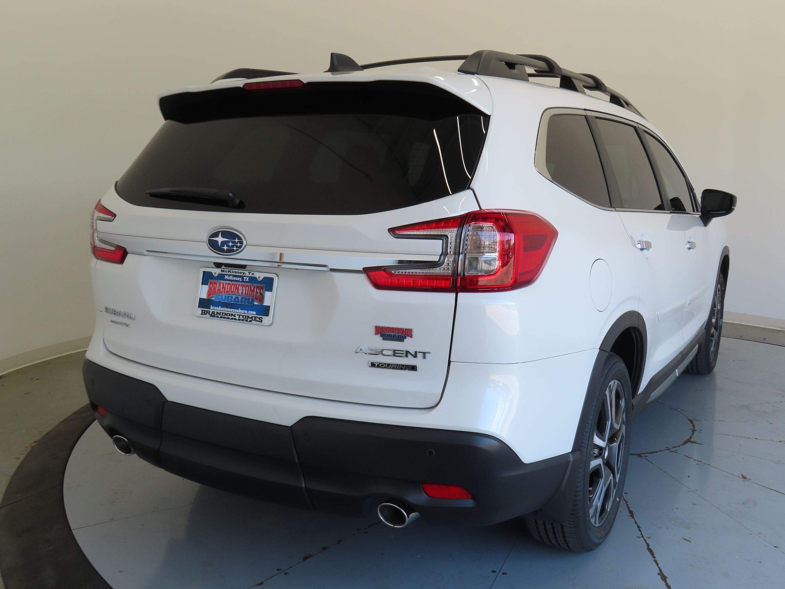 2025 Subaru Ascent Touring photo 3
