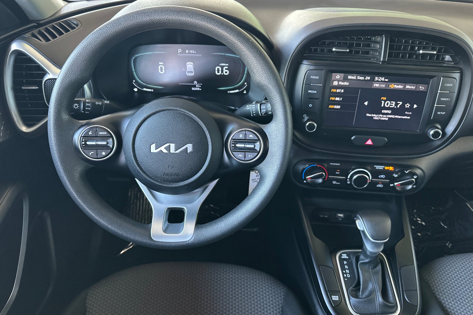 2023 Kia Soul LX photo 13