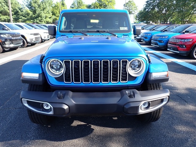 2025 Jeep Wrangler Sahara photo 7
