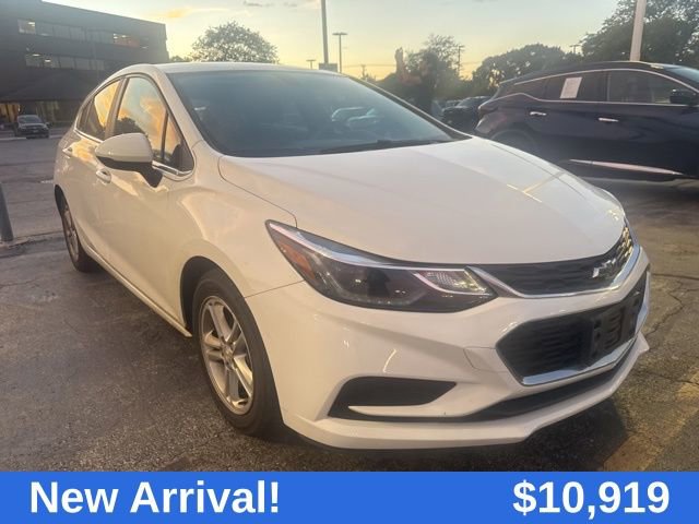 Used 2017 Chevrolet Cruze LT with VIN 3G1BE6SM0HS563821 for sale in Oak Lawn, IL