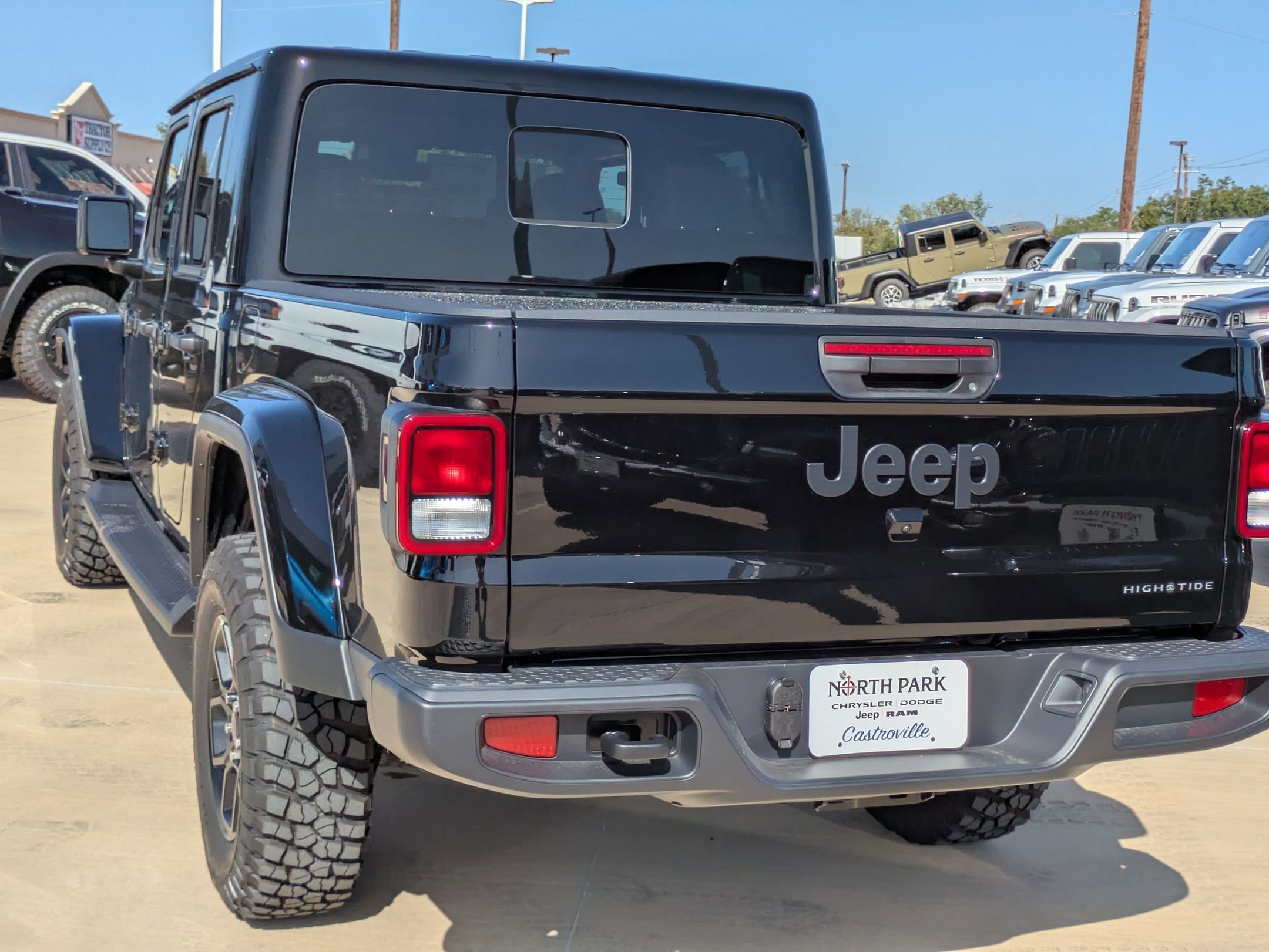 2025 Jeep Gladiator Sport photo 5