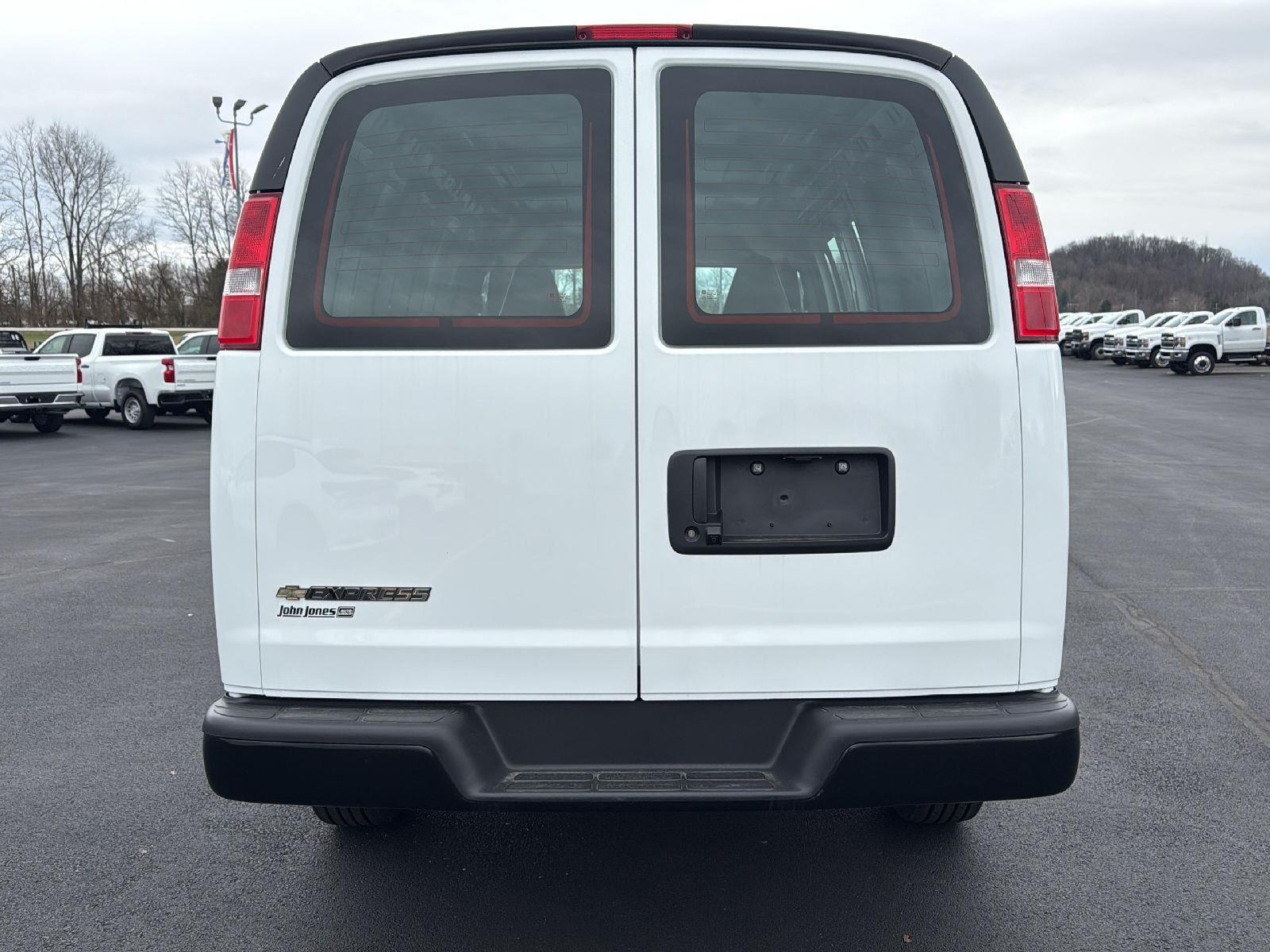 2024 Chevrolet Express Cargo Van 2500 photo 4