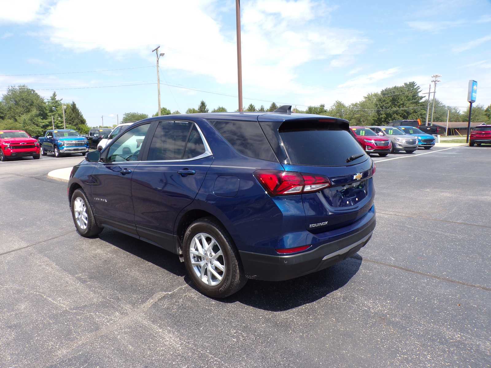 2022 Chevrolet Equinox LT photo 3