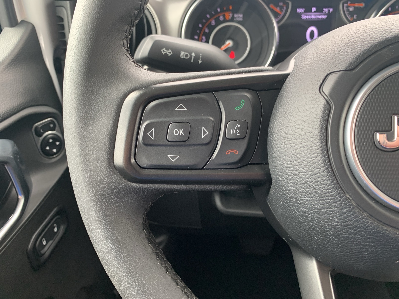 2023 Jeep Gladiator Sport photo 13