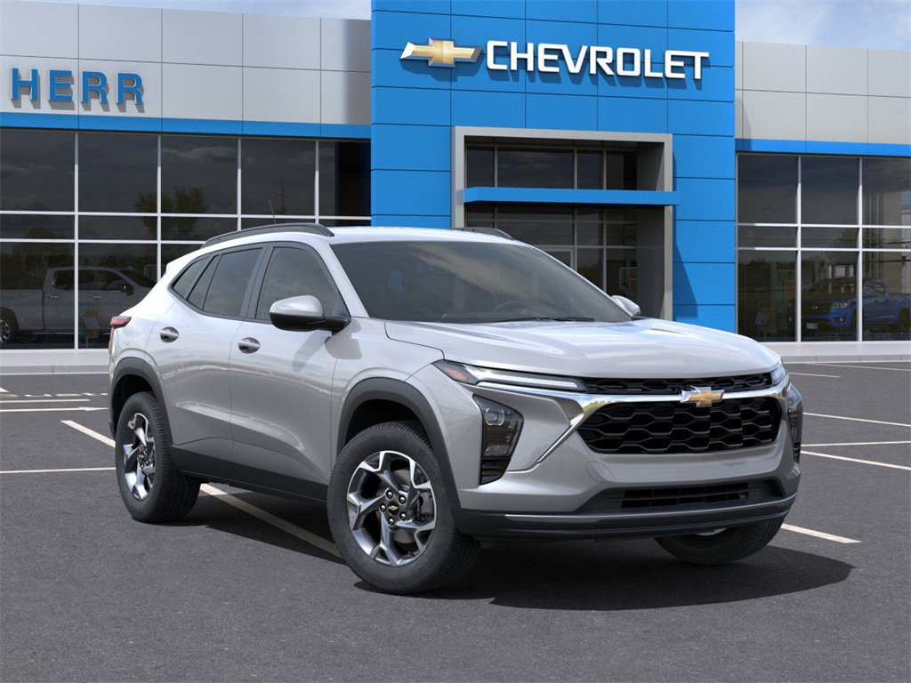 2025 Chevrolet Trax LT photo 3