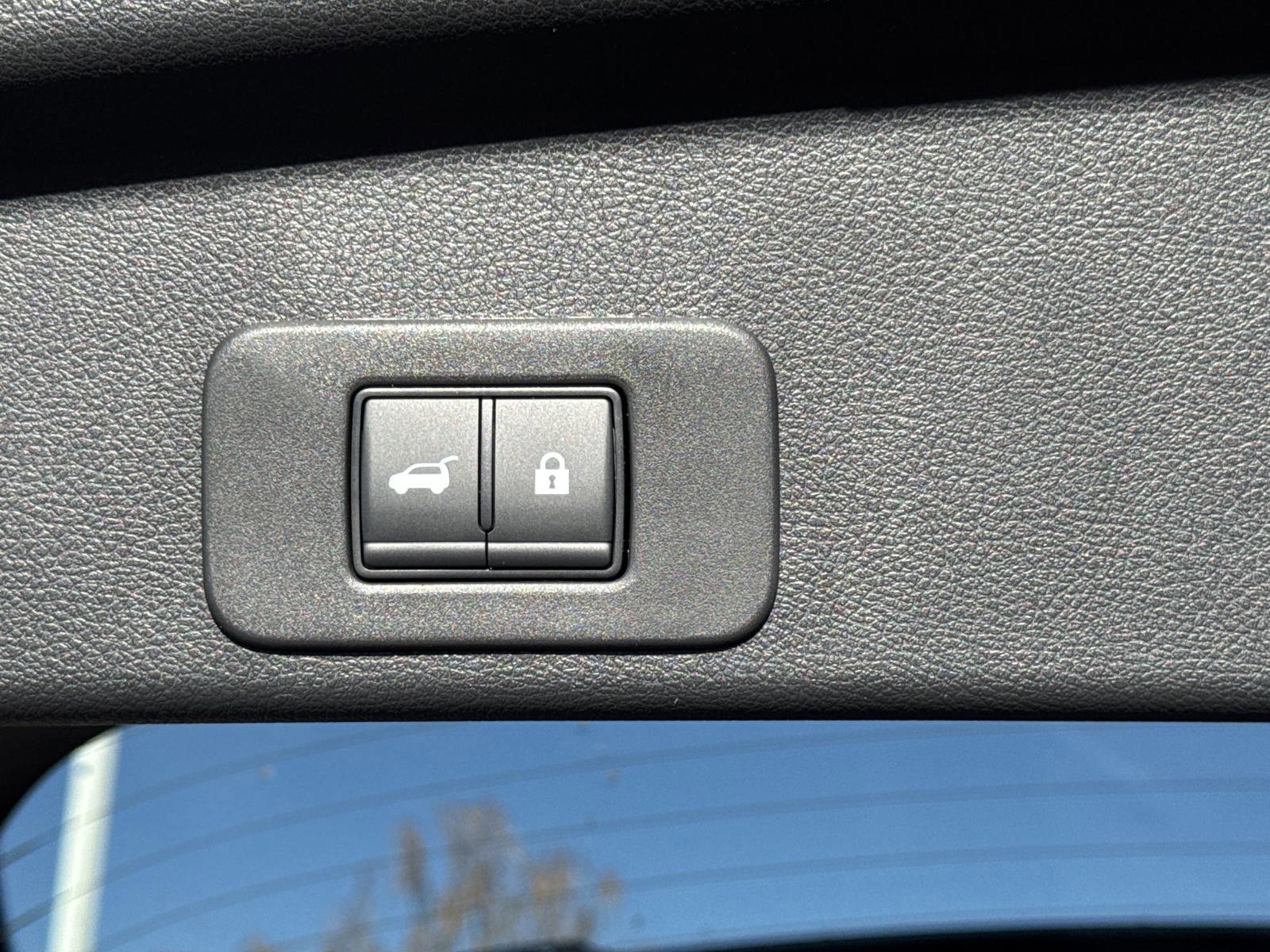 2025 Nissan Murano SL photo 18