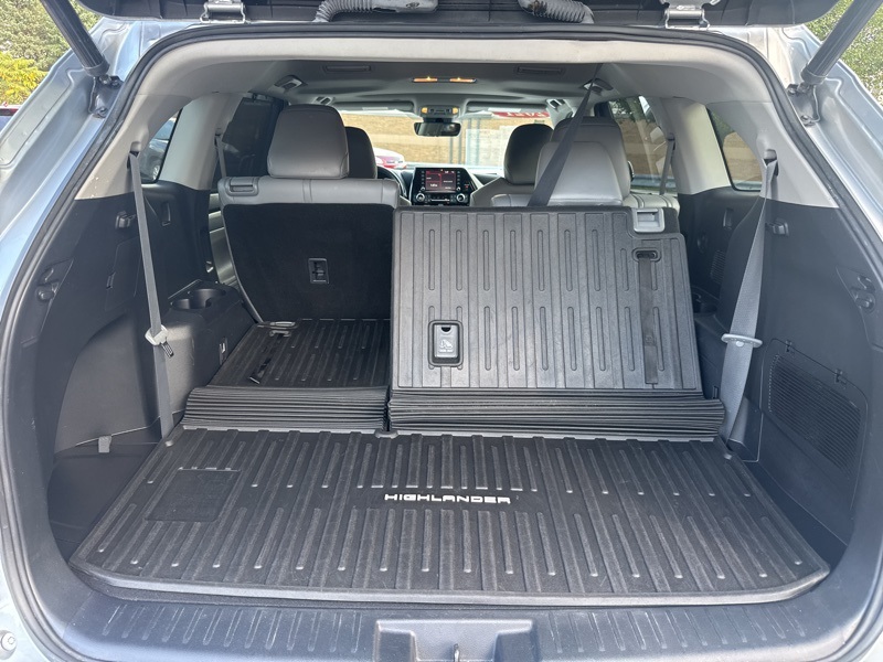 2021 Toyota Highlander XLE photo 43