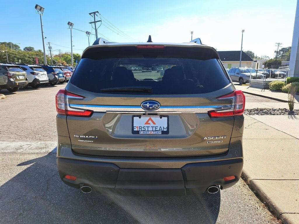 2025 Subaru Ascent Touring photo 4