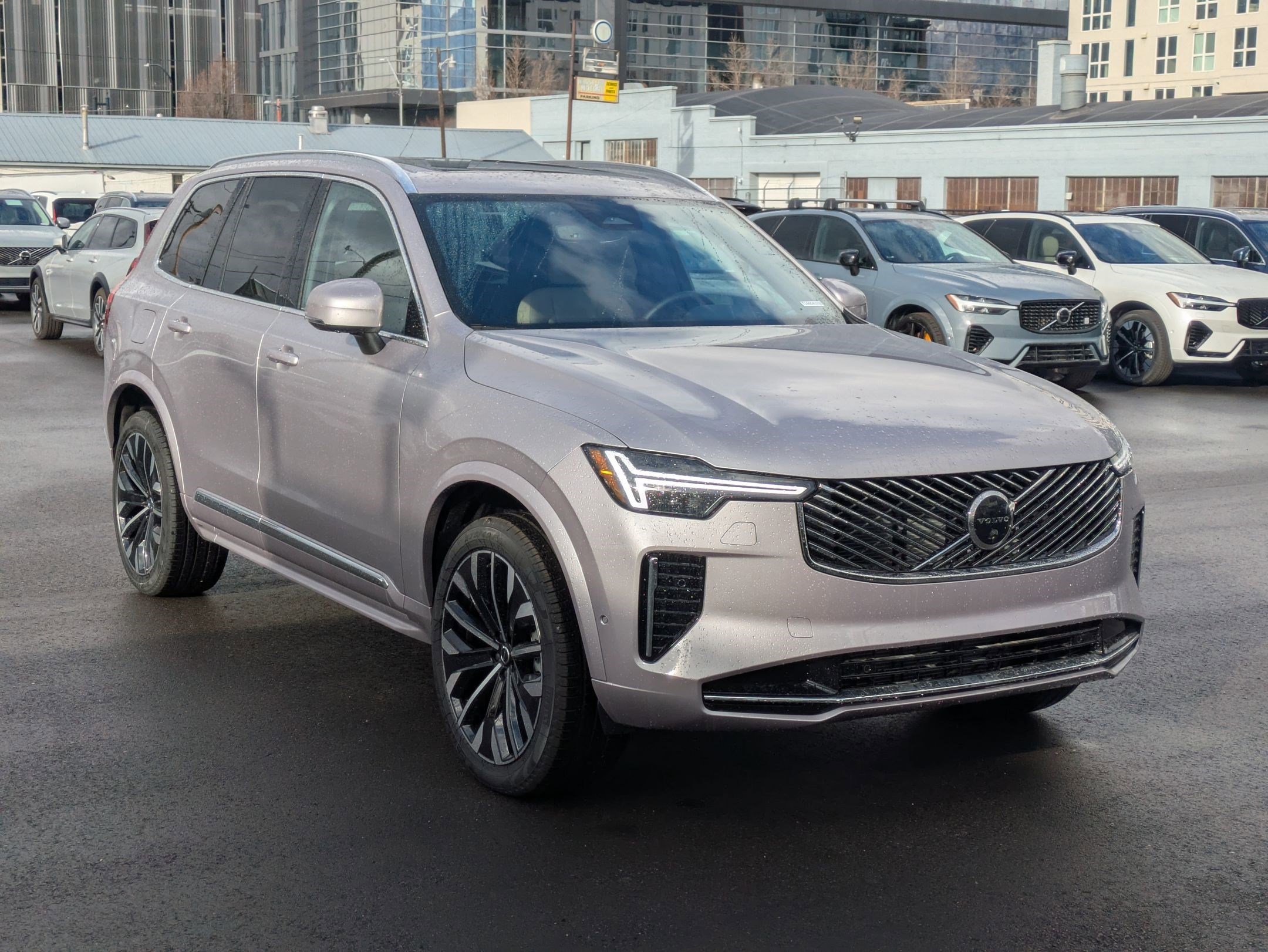 2026 Volvo XC90 Plus's photo