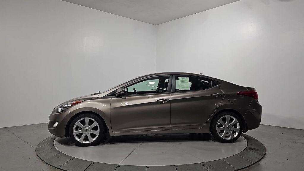 2013 Hyundai Elantra Limited photo 2