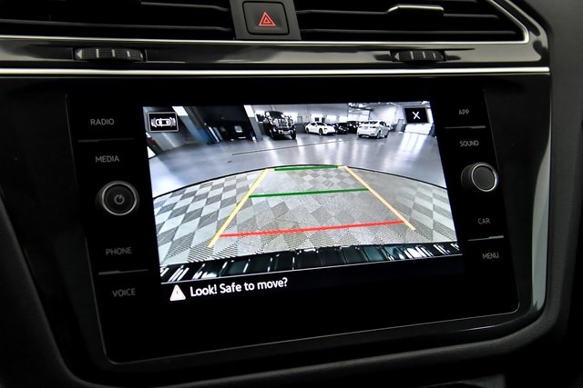 2023 Volkswagen Tiguan SE R-Line Black photo 18