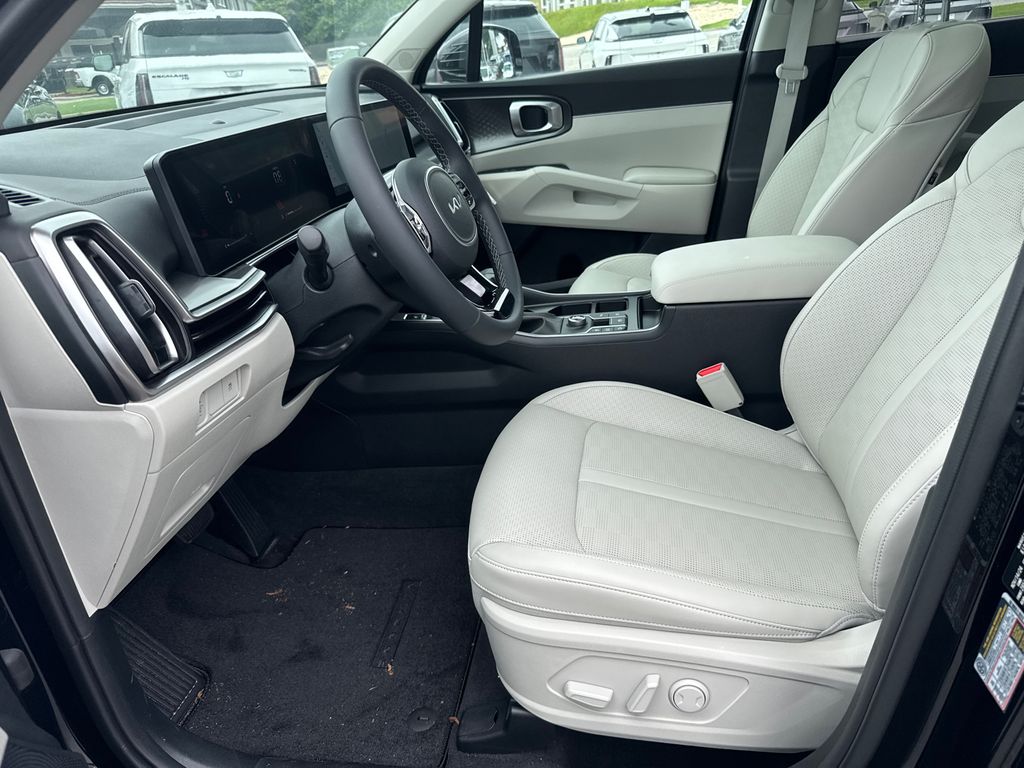 2025 Kia Sorento S photo 9