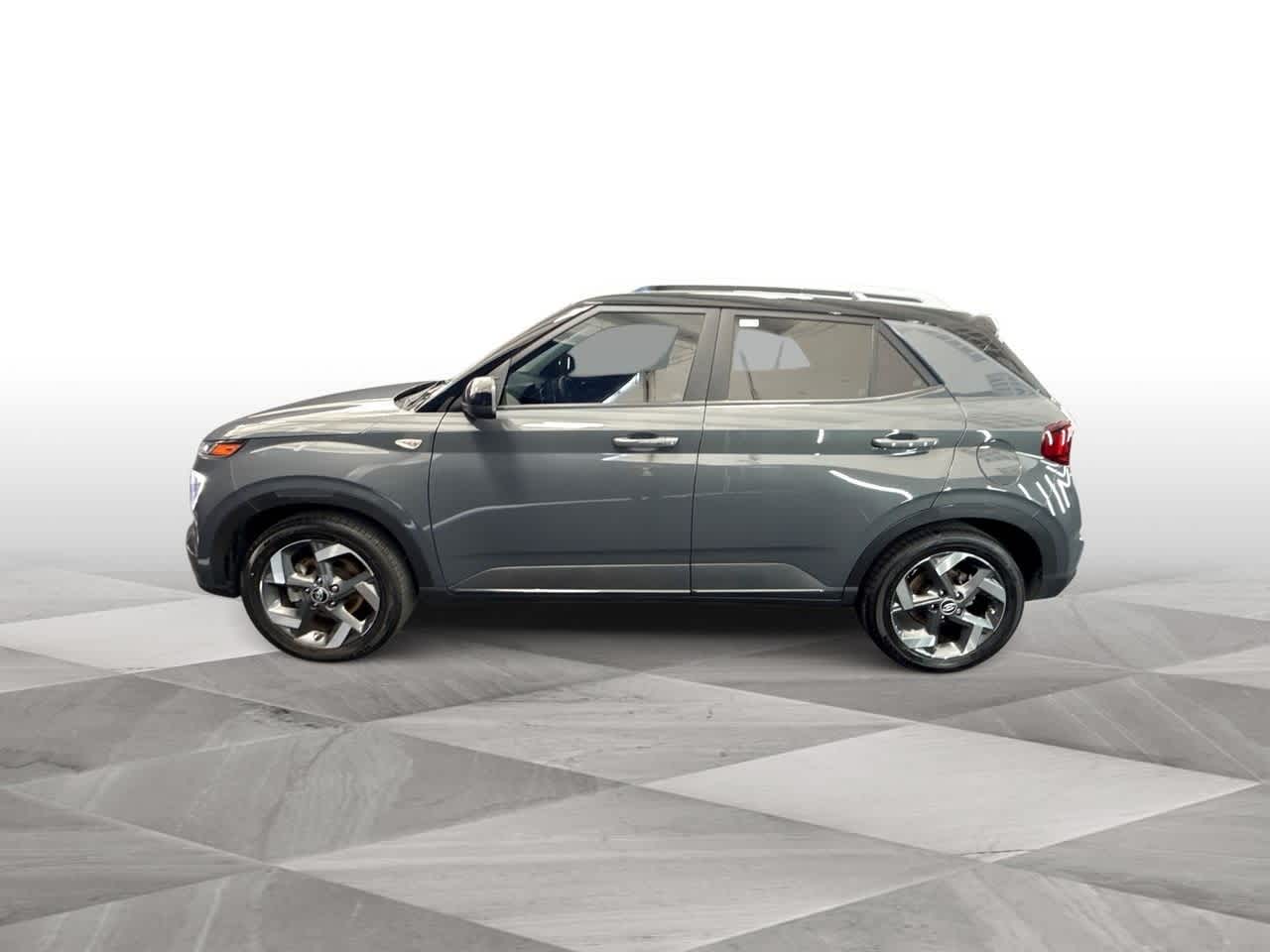 2024 Hyundai Venue Limited photo 4
