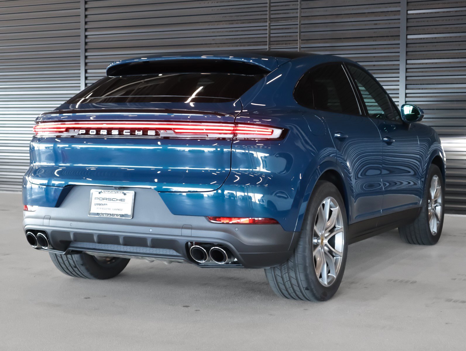 2024 Porsche Cayenne Coupe photo 9