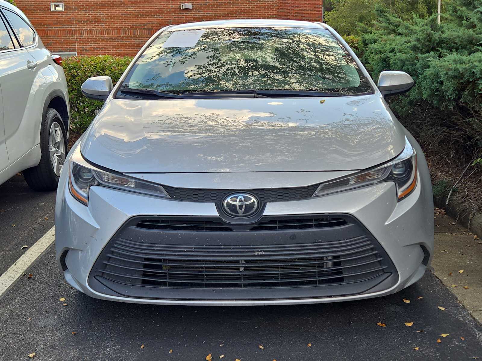 2024 Toyota Corolla LE photo 2