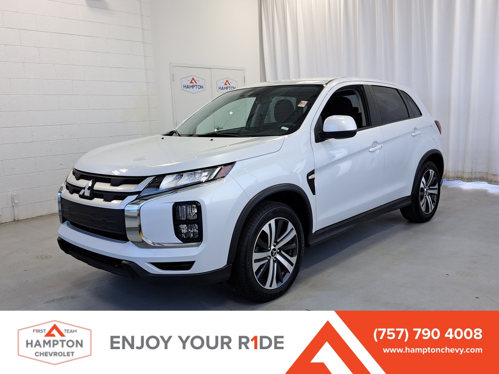 2022 Mitsubishi Outlander Sport ES's photo