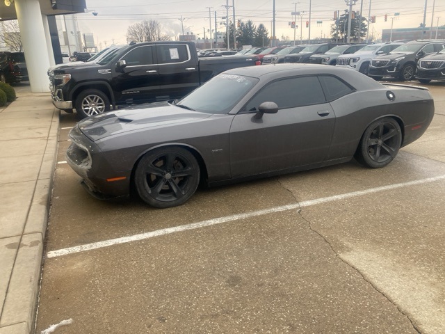 2016 Dodge Challenger R/T's photo