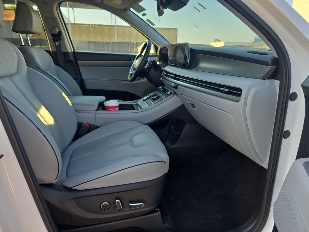 2024 Hyundai Palisade SEL photo 2