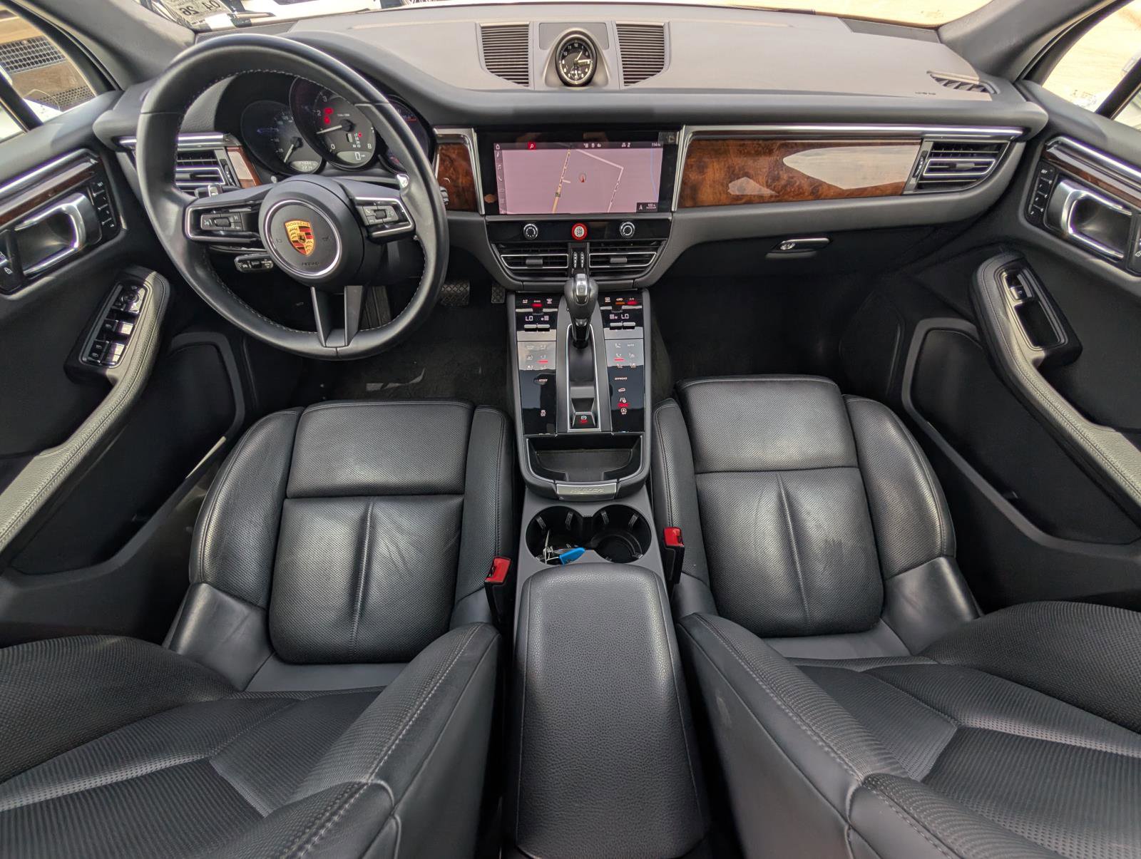 2023 Porsche Macan T photo 28
