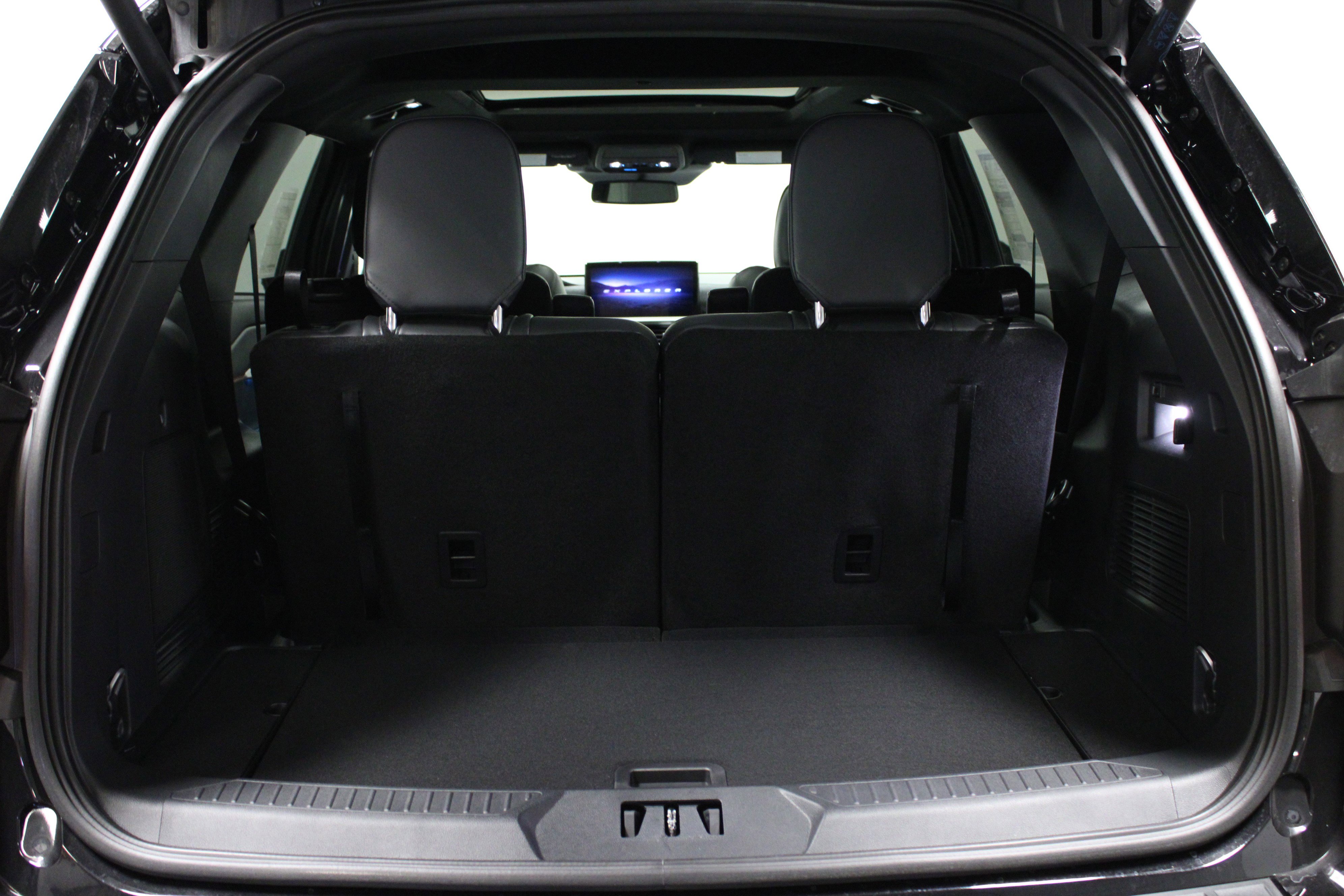 2025 Ford Explorer ST-Line photo 11