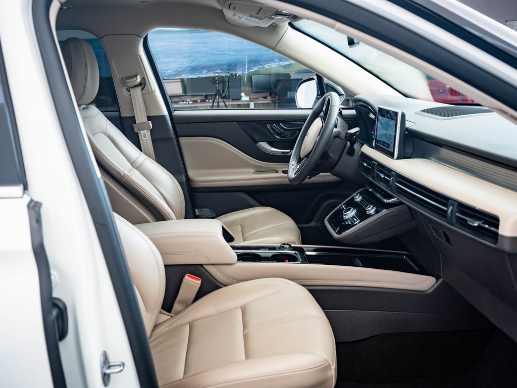 2022 Lincoln Corsair Standard photo 36