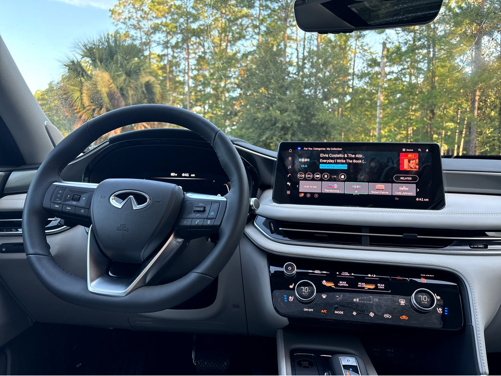 2026 Infiniti QX60 Luxe photo 4
