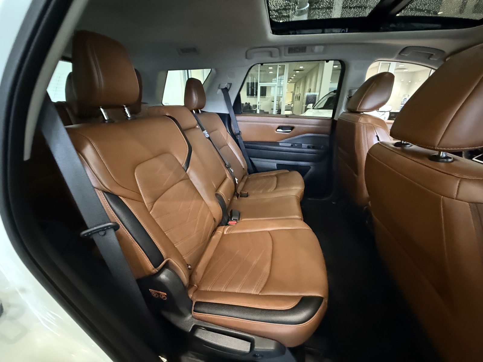 2023 Nissan Pathfinder Platinum photo 27