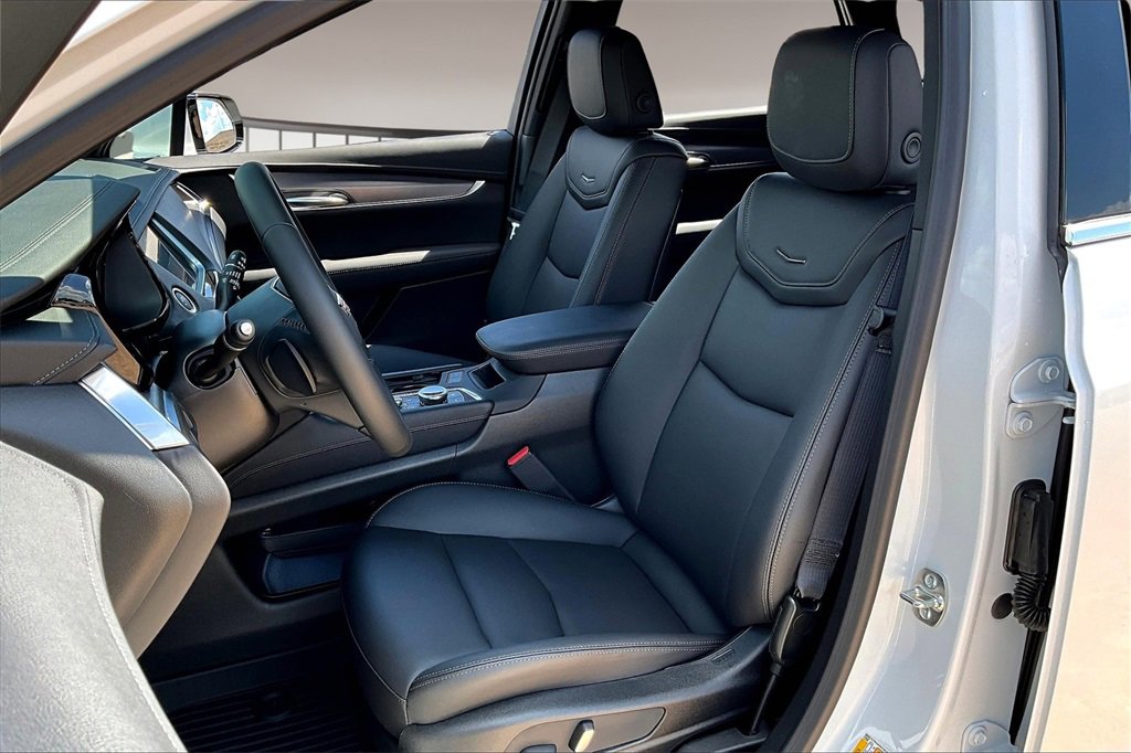 2025 Cadillac XT5 Luxury photo 9