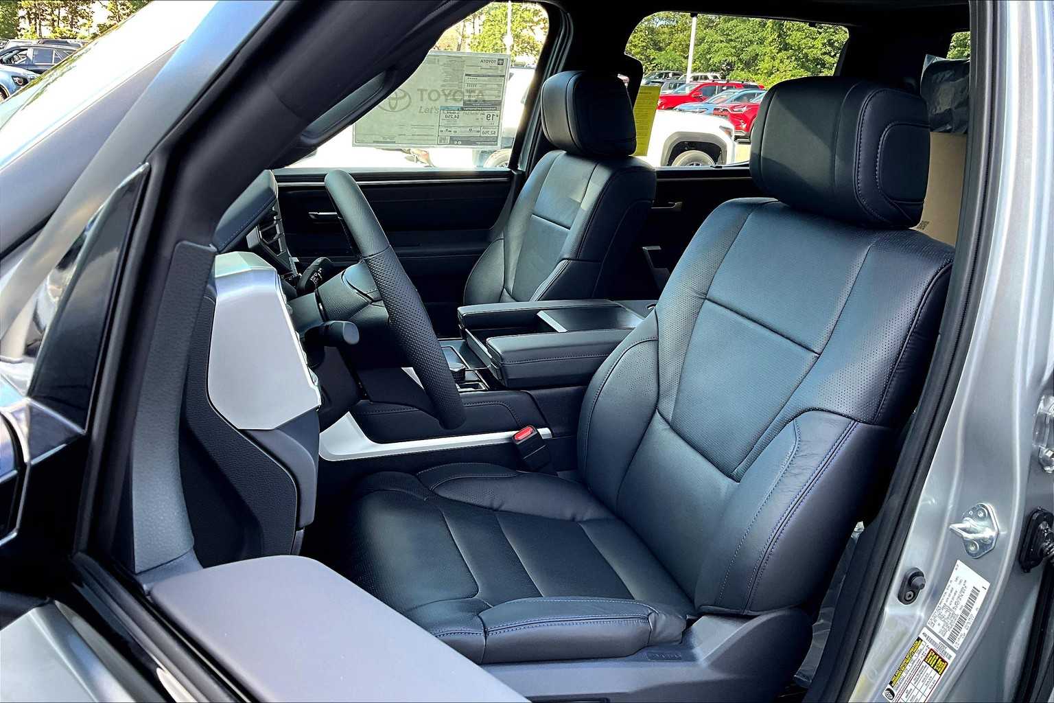 2025 Toyota Tundra Platinum CrewMax photo 8
