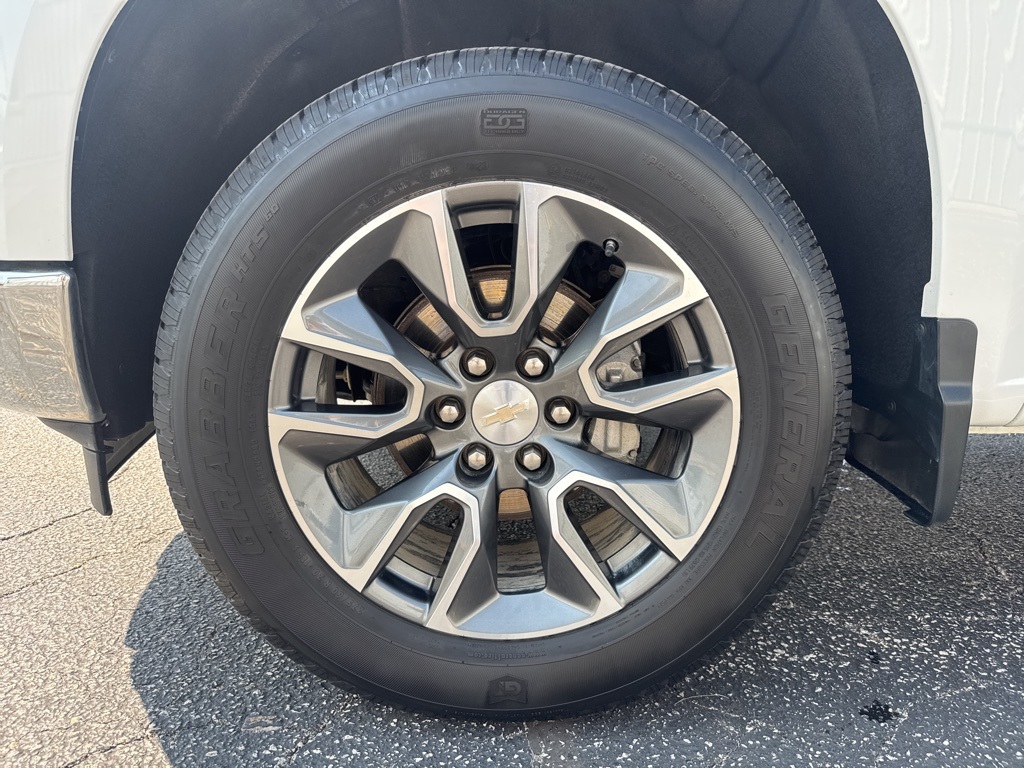 2023 Chevrolet Silverado 1500 LT photo 12