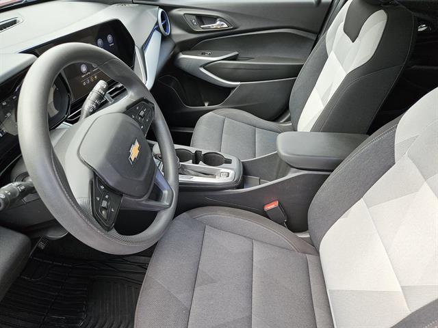 2024 Chevrolet Trax LS photo 8