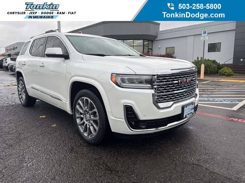 2023 GMC Acadia Denali's photo