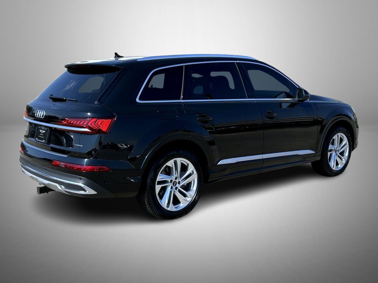 2022 Audi Q7 55 Premium Plus photo 2