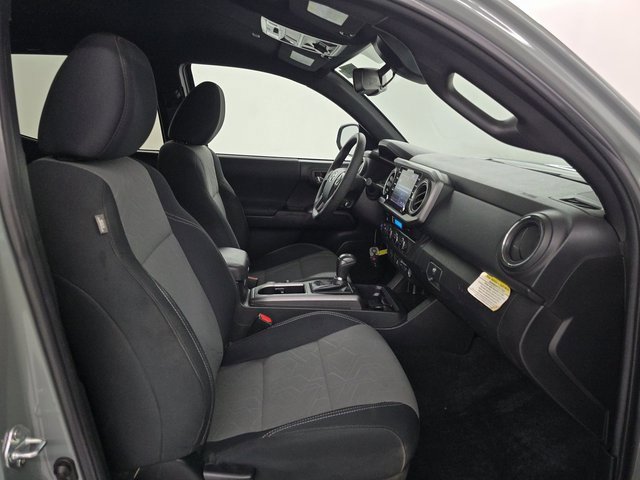 2023 Toyota Tacoma SR 4x4 photo 8