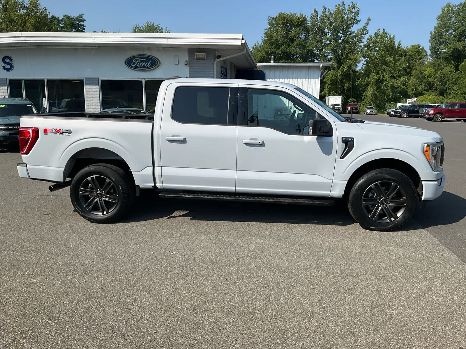 2022 Ford F-150 XLT photo 2