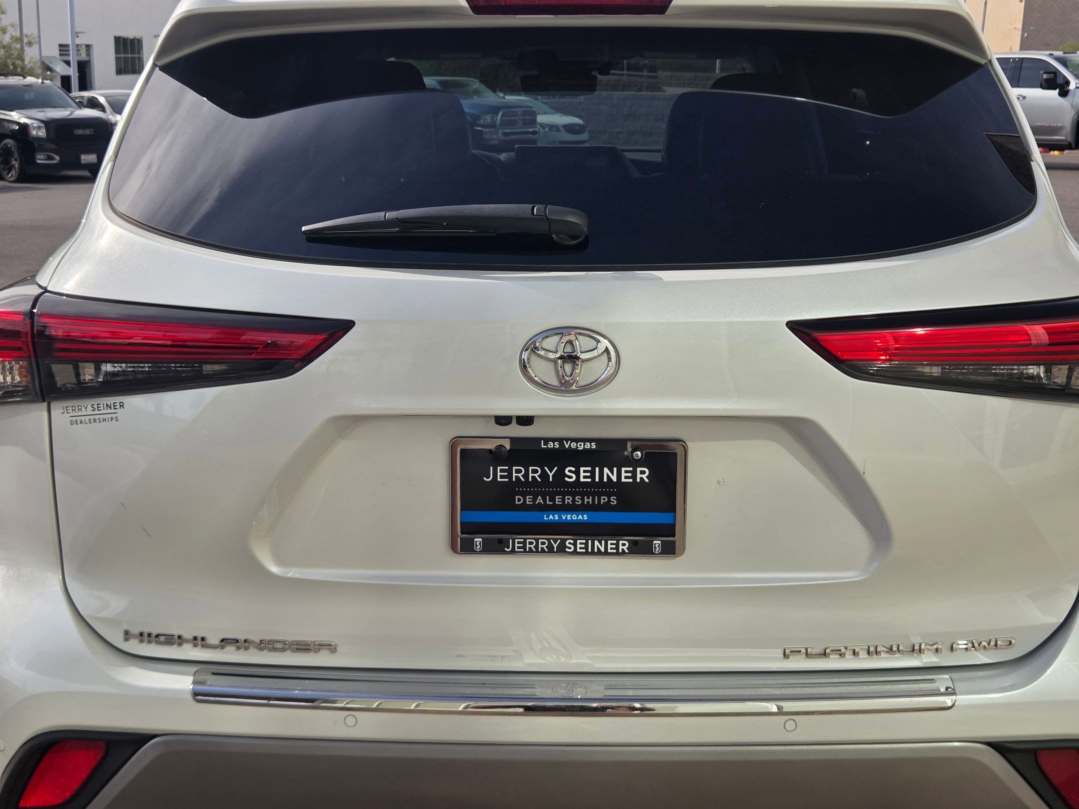 2022 Toyota Highlander Platinum photo 12