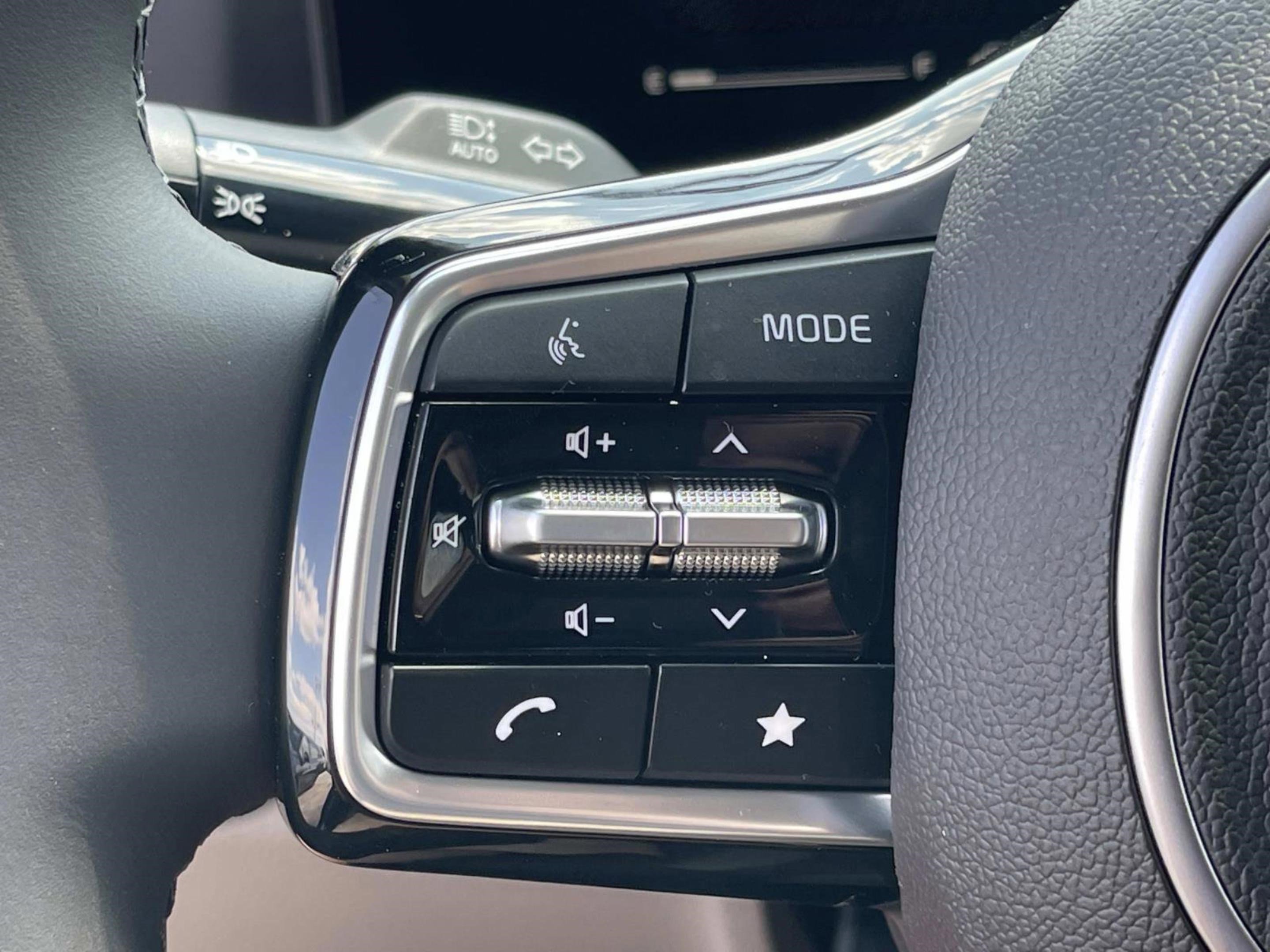2025 Kia Carnival LXS photo 21