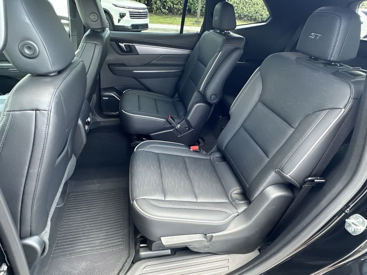 2025 Buick Enclave Sport Touring photo 17