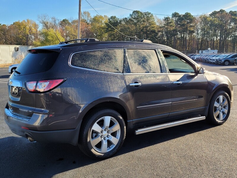 2015 Chevrolet Traverse LTZ photo 3