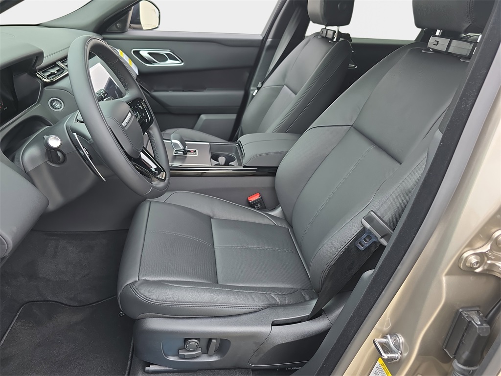 2026 Land Rover Range Rover Velar SE photo 15