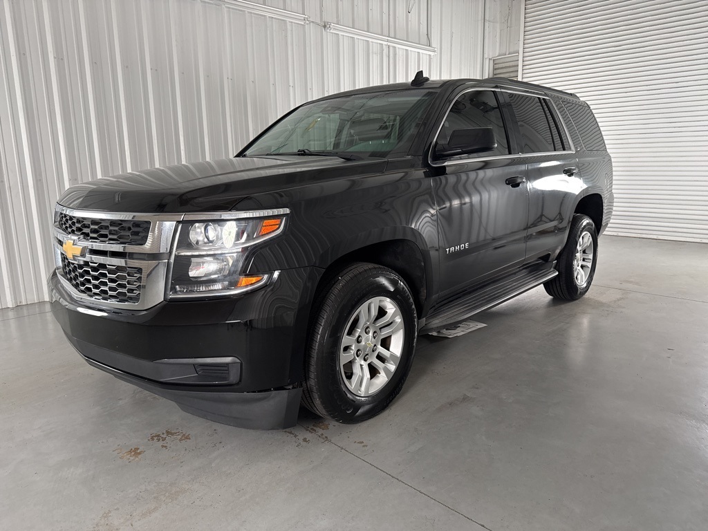 2016 Chevrolet Tahoe LT photo 3