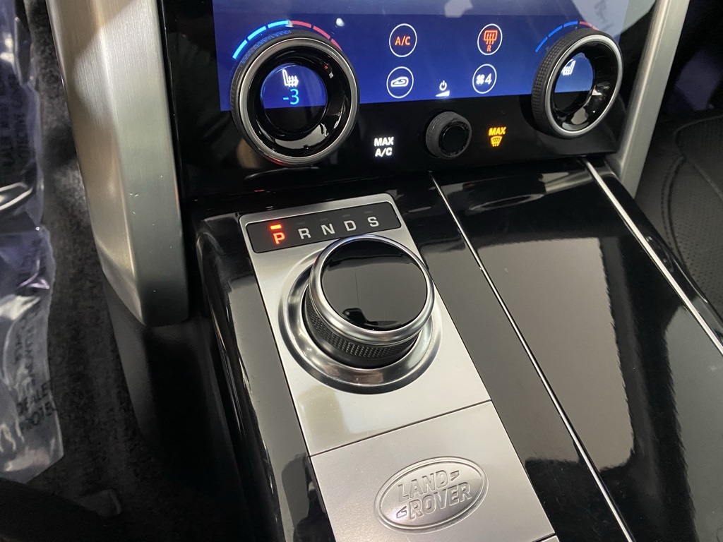2020 Land Rover Range Rover HSE photo 18