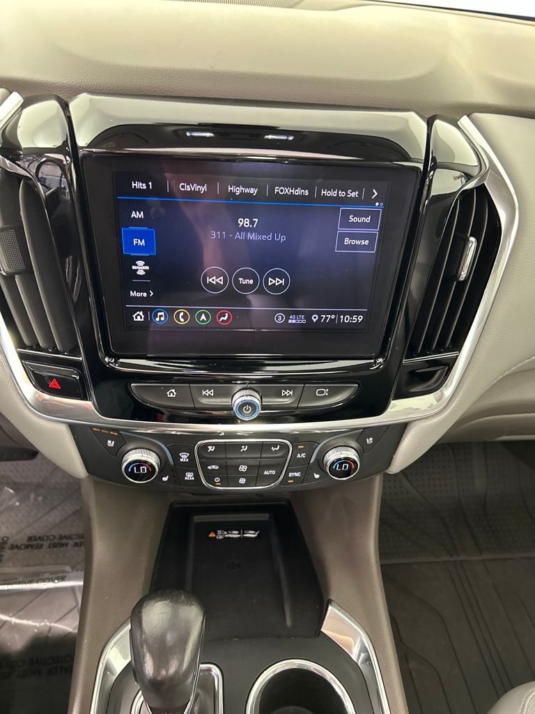 2021 Chevrolet Traverse Premier photo 20