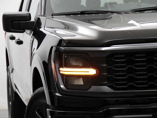 2025 Ford F-150 STX photo 4