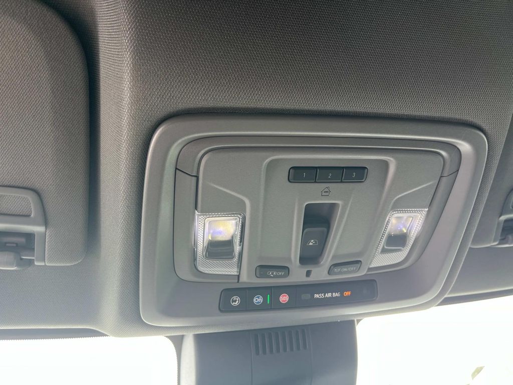 2025 Chevrolet Silverado 2500HD LTZ photo 26