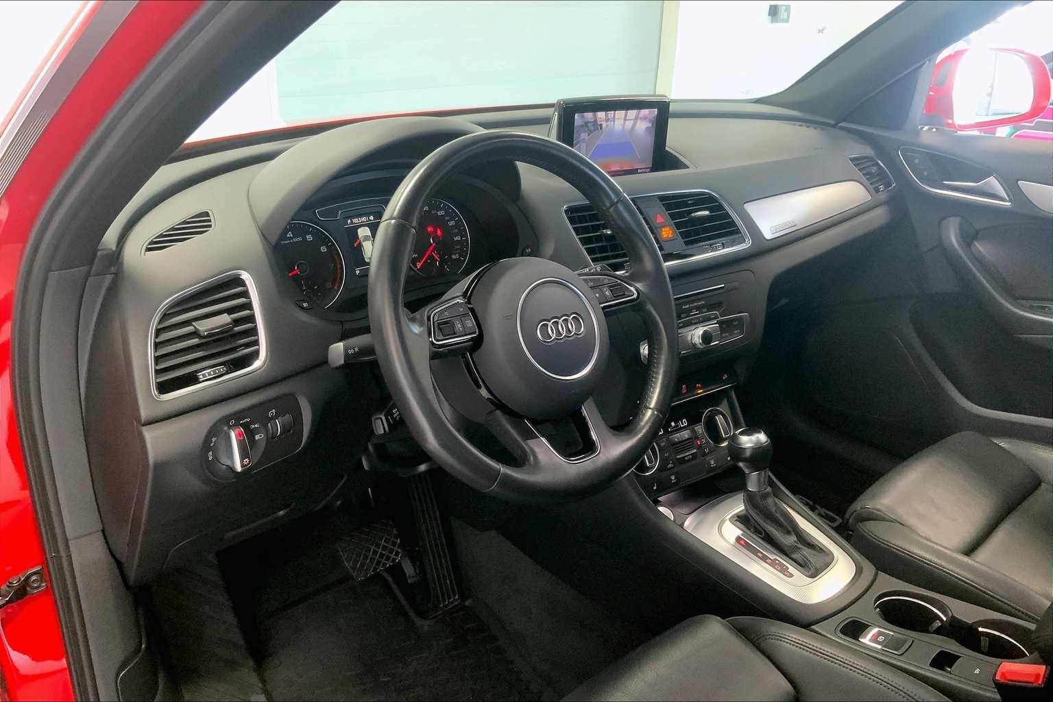 2016 Audi Q3 Premium Plus photo 2