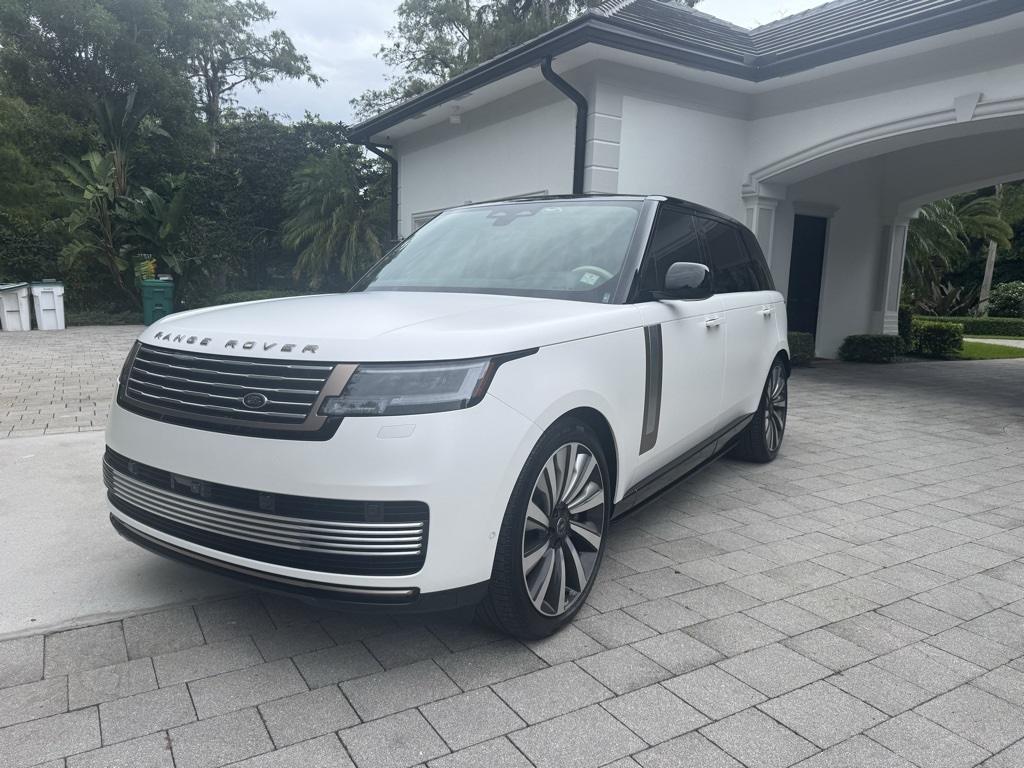 2025 Land Rover Range Rover SV