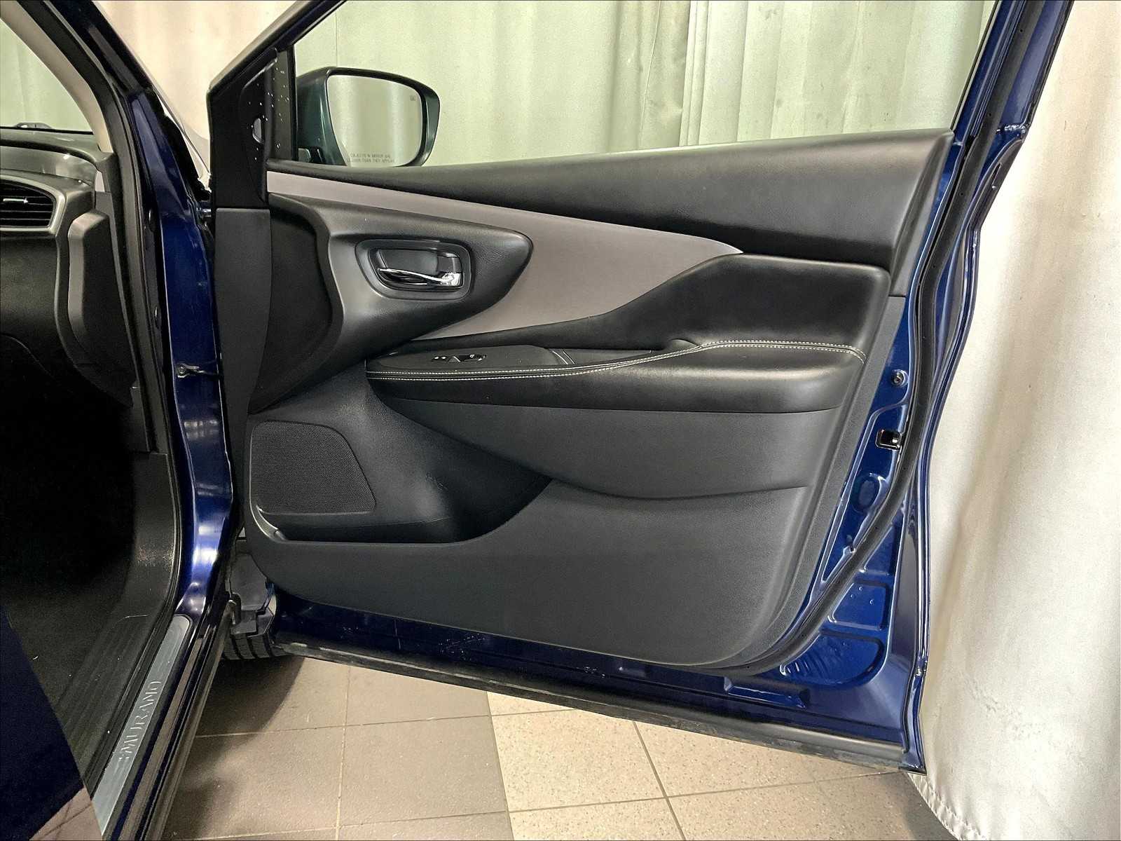 2023 Nissan Murano SV photo 12