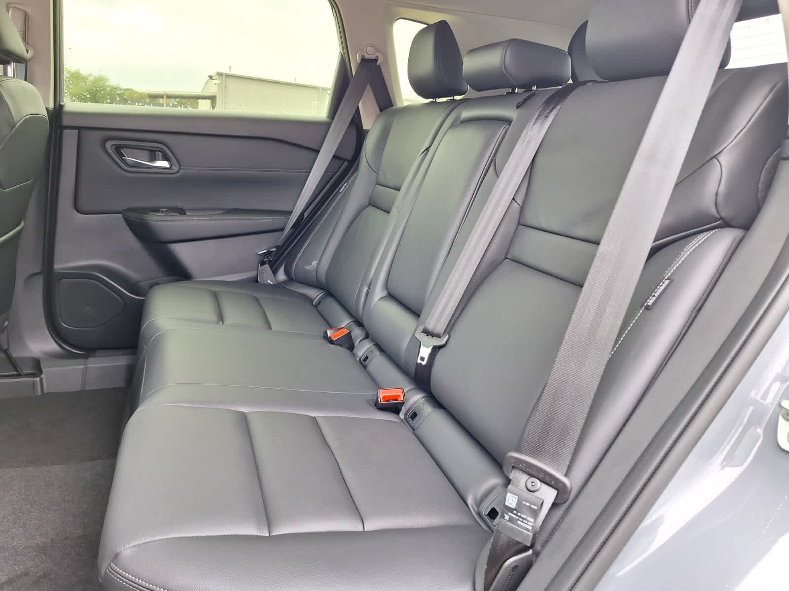2025 Nissan Rogue SL photo 14