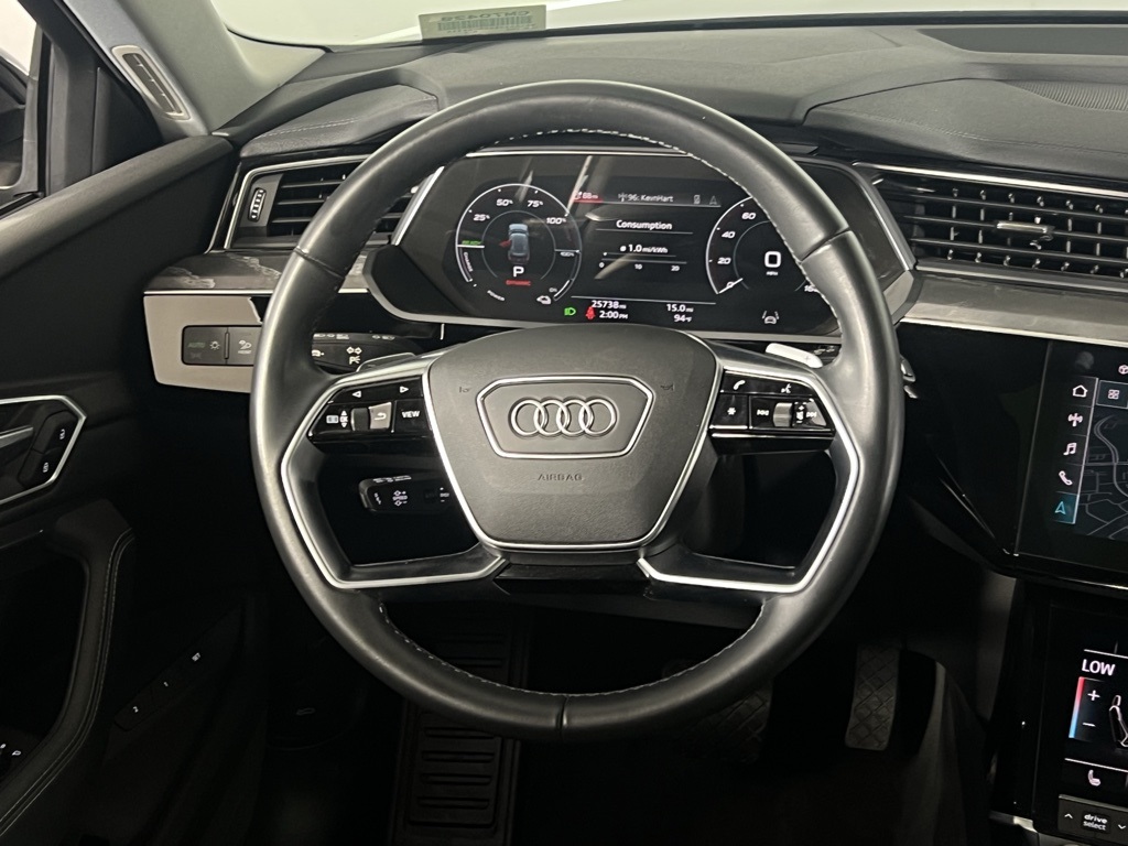 2023 Audi e-tron Premium photo 6